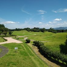 屋上から見た岩原古墳群