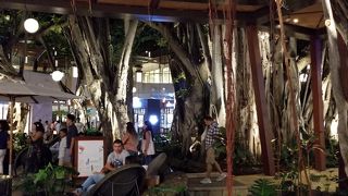 こんなオシャレなモール見たことない