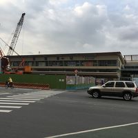 高雄駅前です。