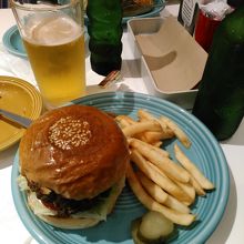 アボカドバーガー