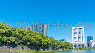 晴海通りを挟んで日比谷公園の隣にあるお濠です。