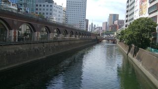 万世橋から眺める神田川