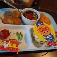 子供用のお子様ランチ。結構ボリュームあり。