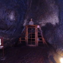 この奥にコウモリがいるようです