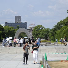 記念資料館から望む
