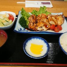 鶏の照り焼き定食