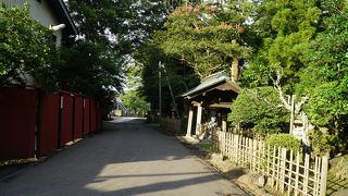 寂しげな場所なのですが