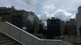 カニの大きな看板が目安