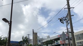 石垣港離島ターミナル近くにある有名な交差点が730交差点です