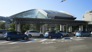 北陸新幹線が出来てから初めて訪問した金沢駅内にあるショッピングモールの金沢百番街です。