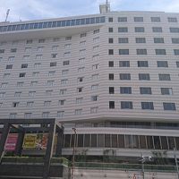 横長のホテルです