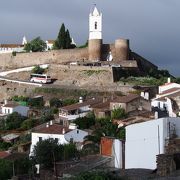 スペインとの国境近く、小高台丘にある小さな村
