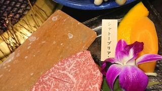 凱旋門で高級肉を食べてみた