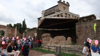 フォロロマーノにあります