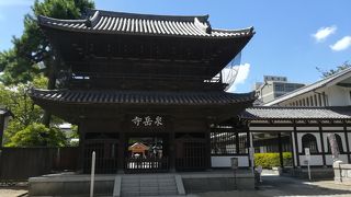 泉岳寺駅からすぐです