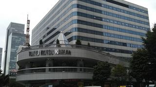 なじみ深い半世紀以上前の再開発ビル