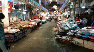 釜山の台所　釜田市場で地元の人々の生活をうかがい知る