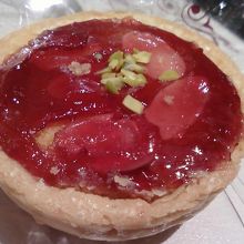 ひとつ２８０円（税込）です。