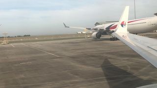 搭乗口セキュリティチェックで水没収