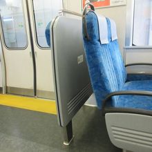 ドア横の座席も向きを替えれます