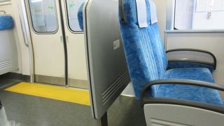 ドア横の座席も向きが替えれる仕組み