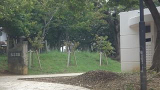 駅前の小さな公園