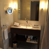 洗面所です。バスタブ、トイレは同じスペースにあります。