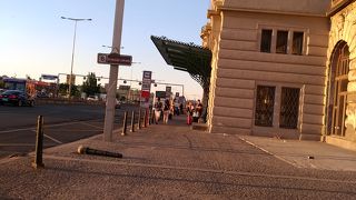 荷物がある場合は空港バスが便利です。