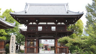 仁王門と四天王が印象的