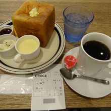 オーダーしたサイコロトーストのモーニング