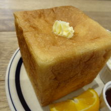 トーストの大きさにビックリ！