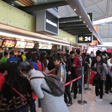 マクドナルド (香港空港 出国東ホール レベル7)