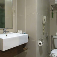 バスルームも広くはないですが…