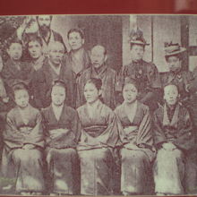 明治時代以降に活躍した女性の明治女学校卒業生等の写真です。