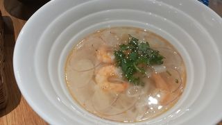 入れ替わりが激しいステスク飲食店内で頑張ってる！