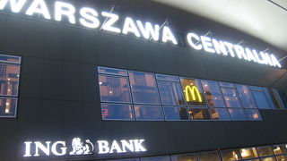 ポーランド周遊を開始したワルシャワ中央駅