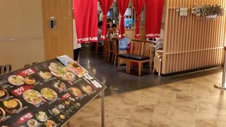 一人でお酒を飲みながらの晩ごはんにも利用できます。