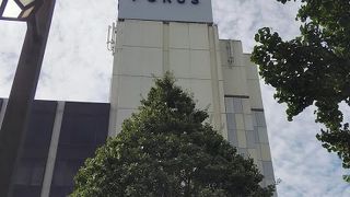 若者向けのショップが多い