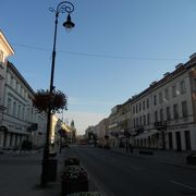 旧市街へ続く観光のメインストリート