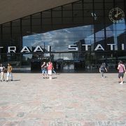 近代的なロッテルダムセントラル駅