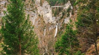 橋が見えました「マリエン橋」ドイツ