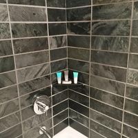 シャワー見えていませんが、固定式です