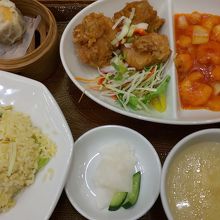 エビチリと油淋鶏のセット