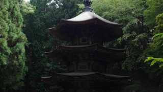 国内唯一の八角三重塔