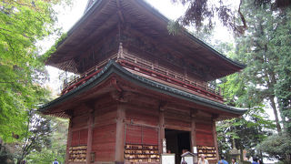 狭い内部ですが見学ができます。