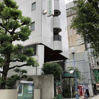 道路沿いは細いです。奥が広いです。