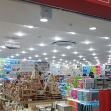 店内はやはり日本と同じようなつくり