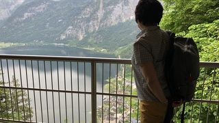 ハルシュタット湖を一望