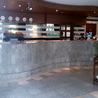 フロント　スタッフの女性の対応は良い