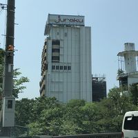 外観は歴史を感じます。中は綺麗です。